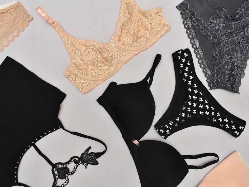 Lingerie (women) / Underwear (men) modeling